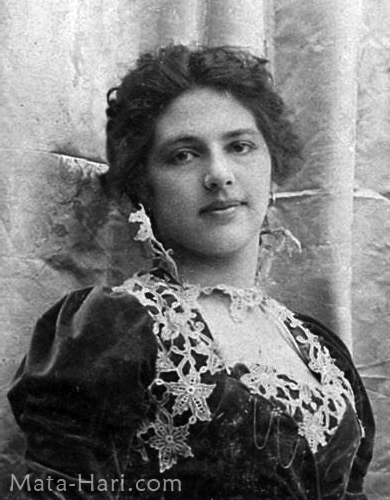 Margaretha Geertruida Zelle (um 1900)